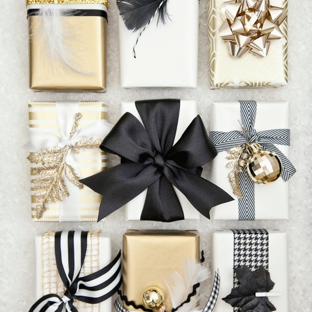 🎁🎀Gift Wrapping Available!🎀🎁